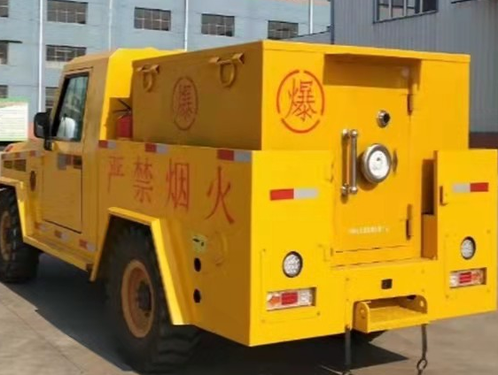 贺兰凯龙爆破器材运输车：保障爆破任务的安全运行